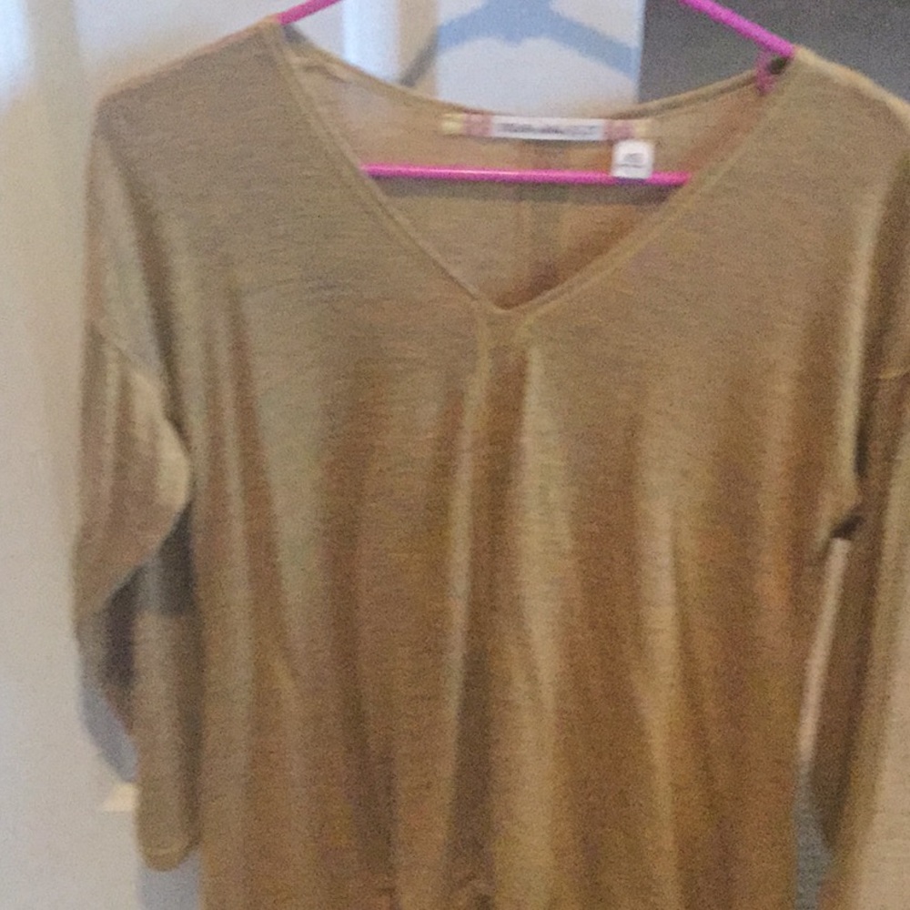 Light weight sweater